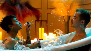 ผู้ชายทำงาน: ค้ากามออนไลน์ด้วยตัวเอง