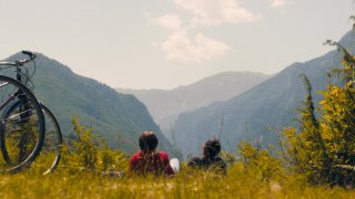 ฉันรักเธอมากกว่า