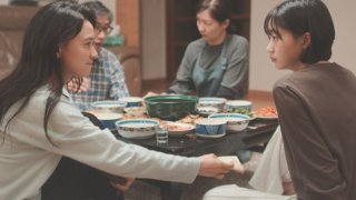 【12/18上架】當她們睡著時